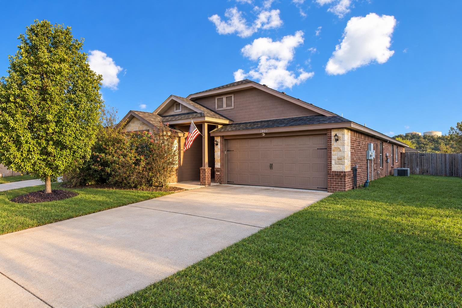 Listing photo 1 of 2803  Alamocitos Creek Dr