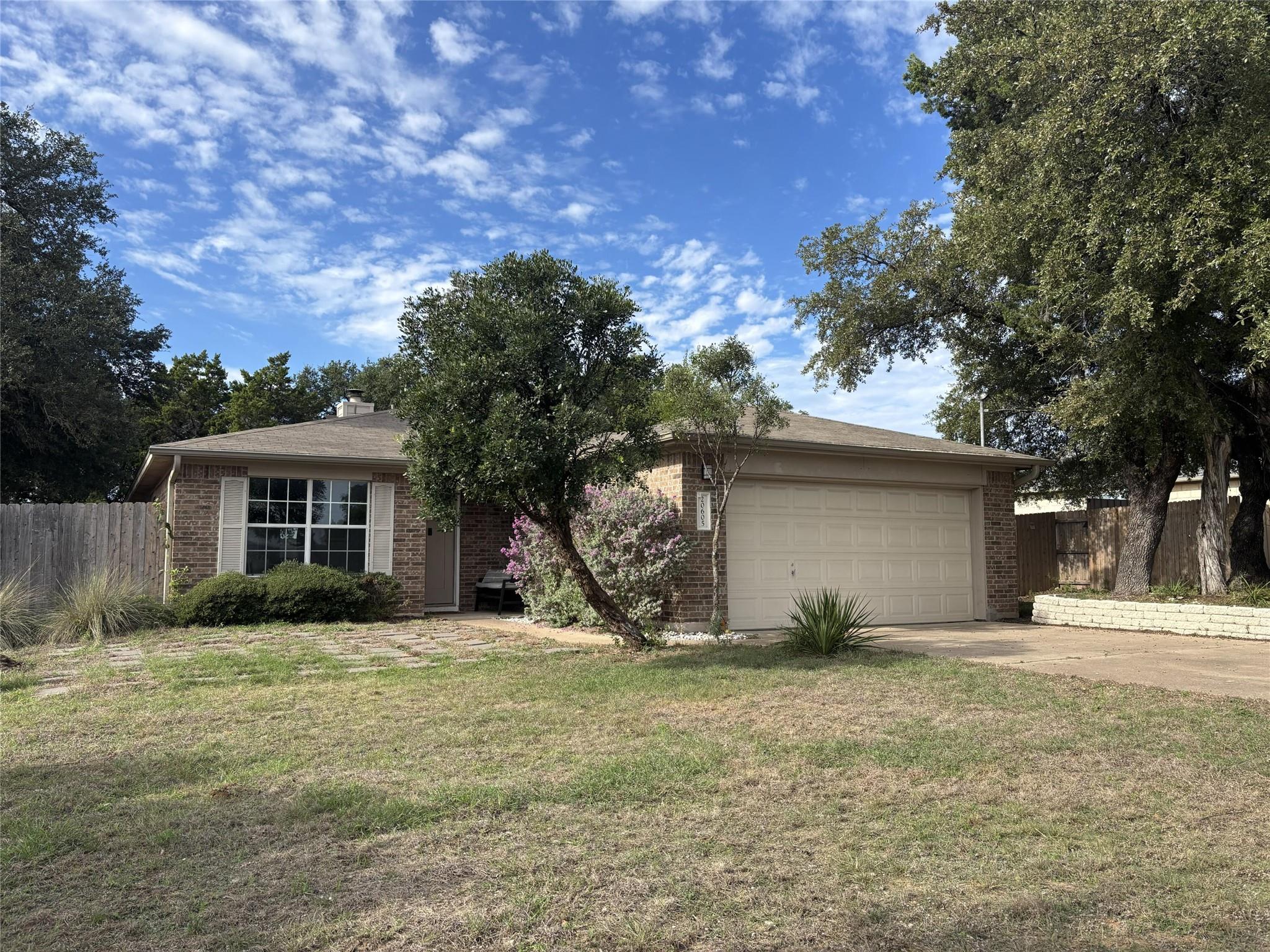 Listing photo 1 of 20605  National Dr